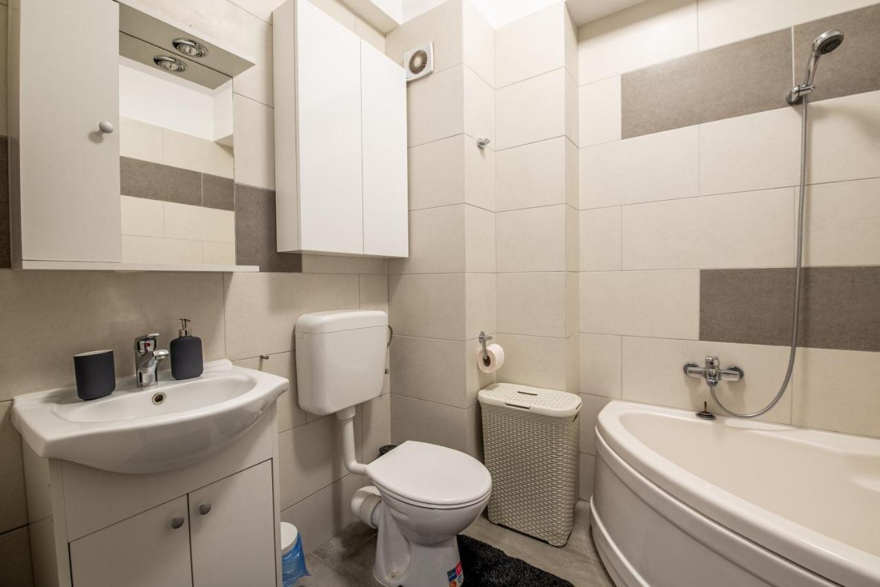Studio Residence Militari M6 Roşu 外观 照片